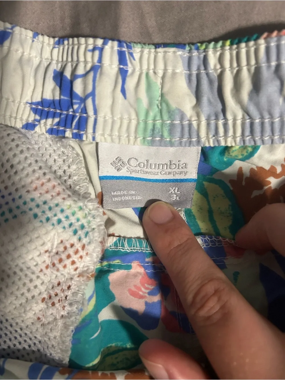 Columbia Women's Floral Athletic Shorts Size XL